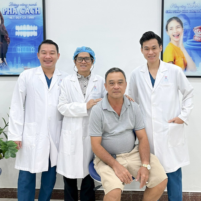 bác-sĩ-nha-khoa-Việt-Mỹ